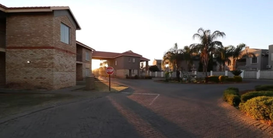 2 Bedroom Property for Sale in Waterval East North West